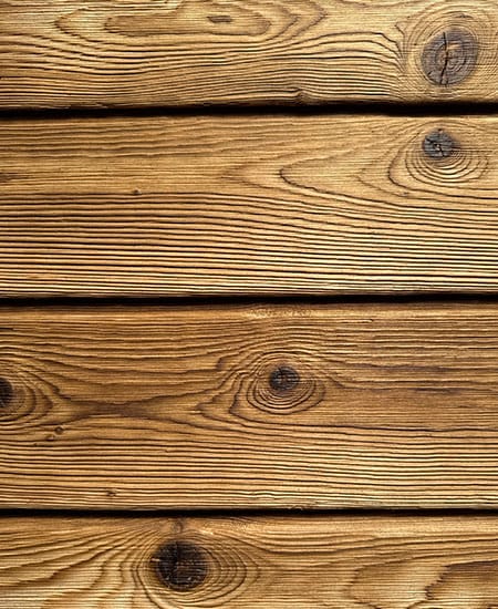 Dailylenčių paviršiaus struktūravimas (sendinimas–šukavimas)